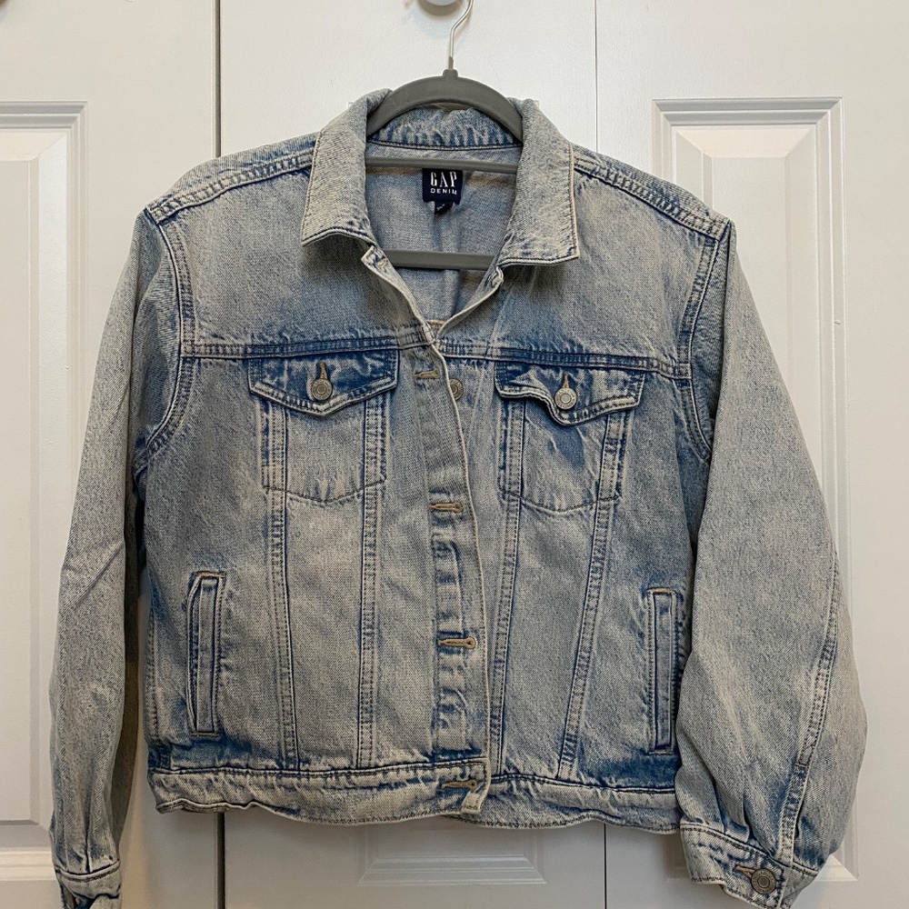 FITTED GAP LIGHT DENIM JACKET